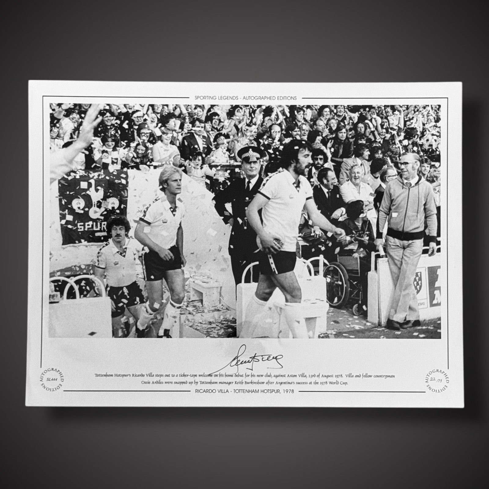 Ricardo Villa Hand Signed Tottenham Hotspur 1978 Photo0