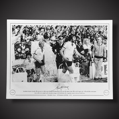 Framed Ricardo Villa Hand Signed Tottenham Hotspur 1978 Photo1