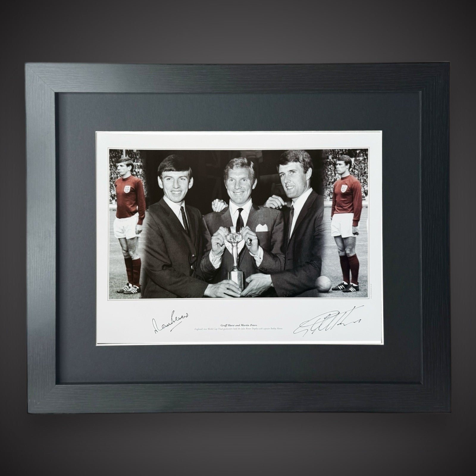 Framed Geoff Hurst And Martin Peters Dual Signed England 1966 £44.99 16X200