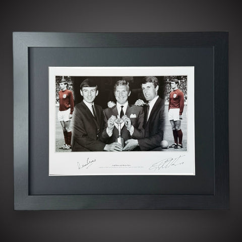 Framed Geoff Hurst And Martin Peters Dual Signed England 1966 £44.99 16X200