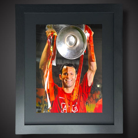 Framed Manchester United Ryan Giggs Hand Signed Photograph