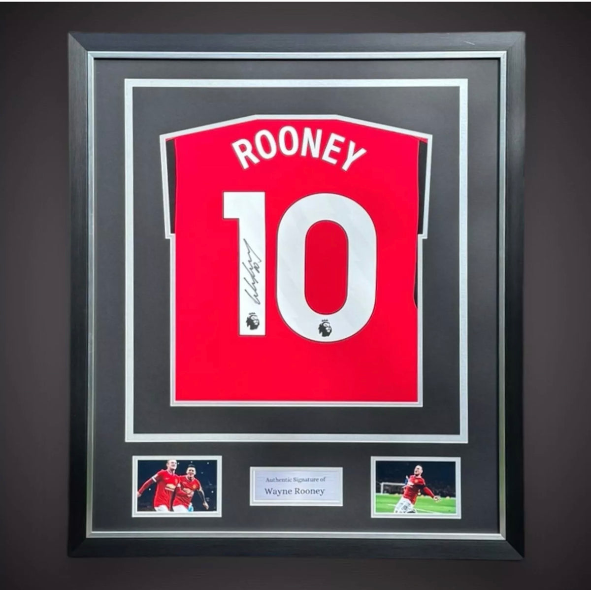 Wayne Rooney Signed Deluxe Framed Manchester United Football Shirt