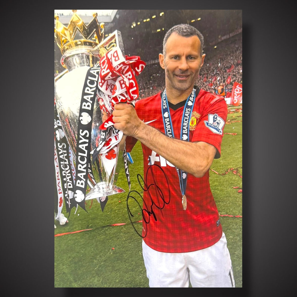 Framed Manchester United Ryan Giggs Hand Signed Photograph