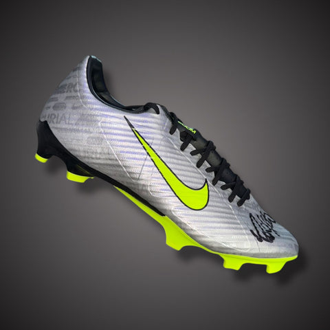 Ronaldo R9 Hand Signed Football Boot With Beckett Sticker Authenticity