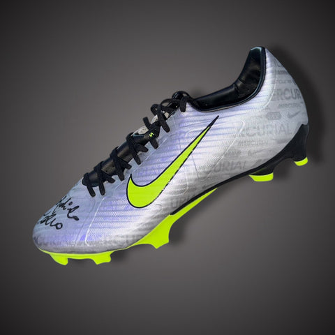 Ronaldinho R10 Hand Signed Football Boot Beckett Sticker Authentication.
