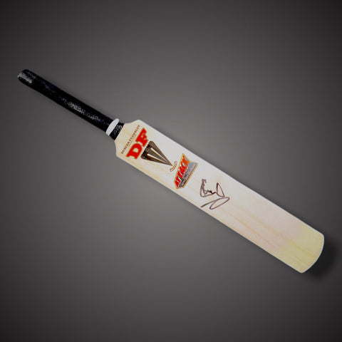 Lord Ian Botham Hand Signed Cricket Bat